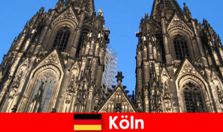 Tyske familie feriegæster med børn kan lide at rejse til byen Köln