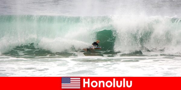 Island paradis Honolulu tilbyder perfekte bølger til hobby ists og professionelle surfere