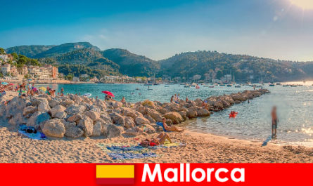 Mallorca med den verdensberømte fest mile og smukke strande