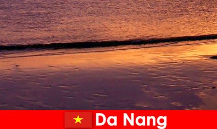 Da Nang er en kystby i det centrale Vietnam og er populært for sine sandstrande