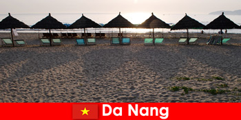 Luksus resorts på smukke sandstrande for feriegæster i Da Nang Vietnam