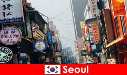 Seoul i Korea den spændende by af lys og reklame for nat turister