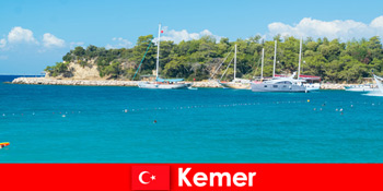 Bådtur og varme fester for unge feriegæster i Kemer Tyrkiet