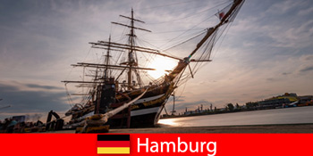 Tyskland Ned i havnen i Hamborg til fiskemarkedet for rejse gourmeter