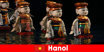 Kendte forestillinger i vanddukketeater inspirerer fremmede i Hanoi Vietnam