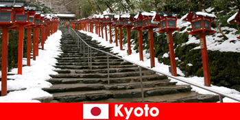 Smuk vinterlandskab i Kyoto Japan for spa-feriegæster