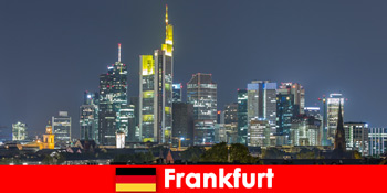 Populære shoppinggader i centrum af Frankfurt Tyskland for turister