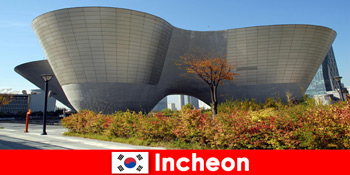 Udlændinge imponerer modernitet og gamle traditioner i Incheon Sydkorea