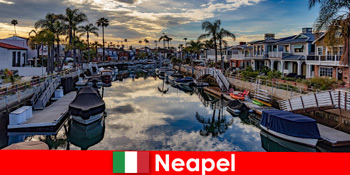 Jaunt til Napoli Italien for unge turister med eksotiske øjeblikke af nydelse