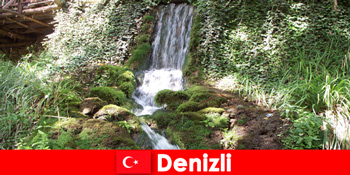 Naturrejsende besøger unikke steder i Denizli Tyrkiet